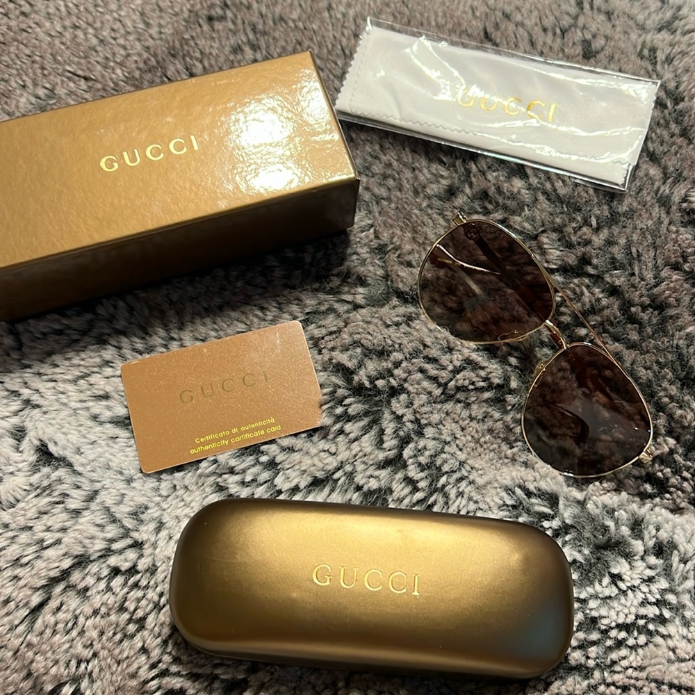 GUCCI AVIATOR Sunglasses with Original Box, Cleaning Rag & Authentication Card.